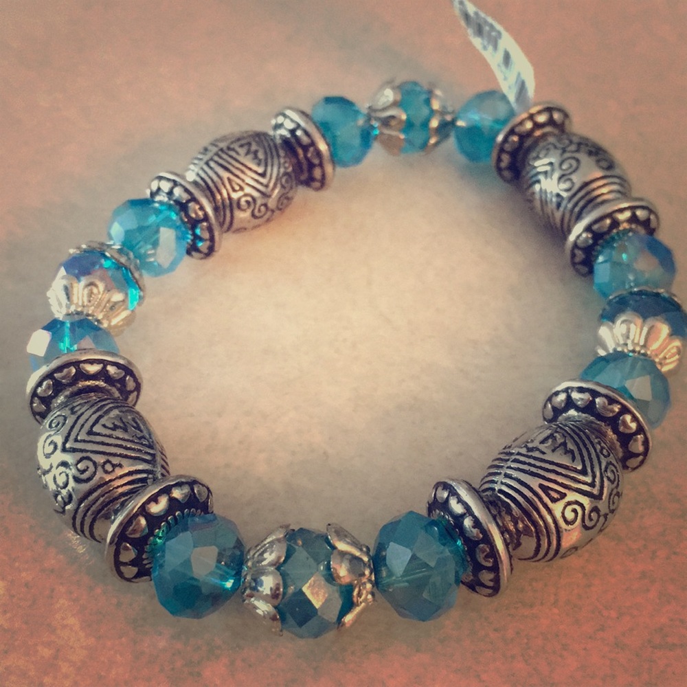 4 for $20 💫 | Blue beaded bracelet